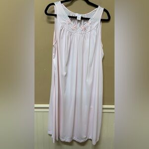 Shadowline Short Sleeve Nylon Light Pink Slinky Nightgown Size Large Long Maxi